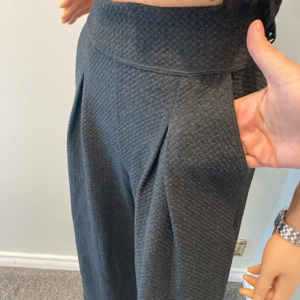 Lululemon Can You Feel The Pleat Crop - Picture 5 of 11